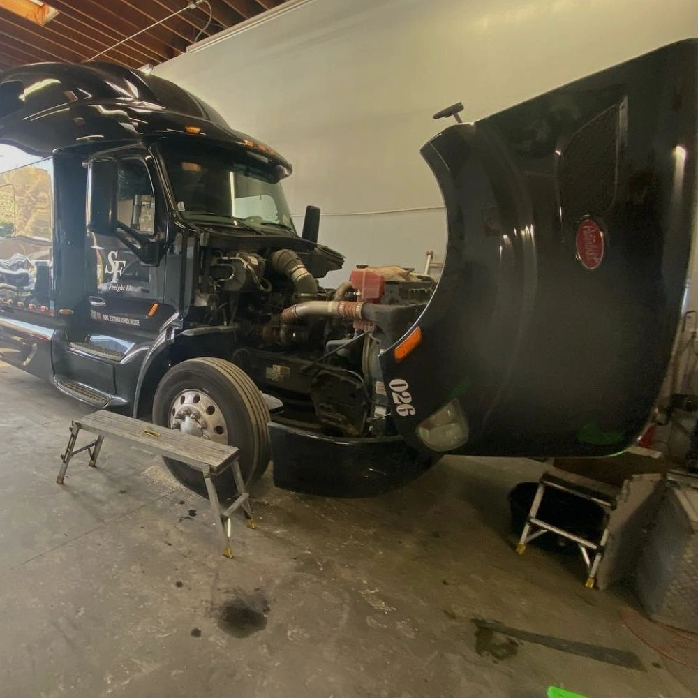 Fully Equipped Paccar Truck Repair Houston Area