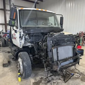 Local Truck Parking Repair Experts Jacksonville